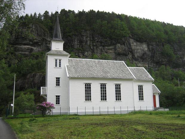 Nordal kyrkje